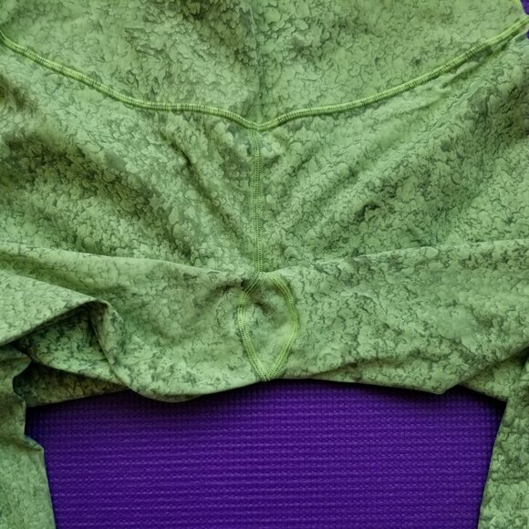 Lululemon Base Pace High-Rise Running Tight 25" City Grit Green Multi, size 12 - Picture 9 of 10
